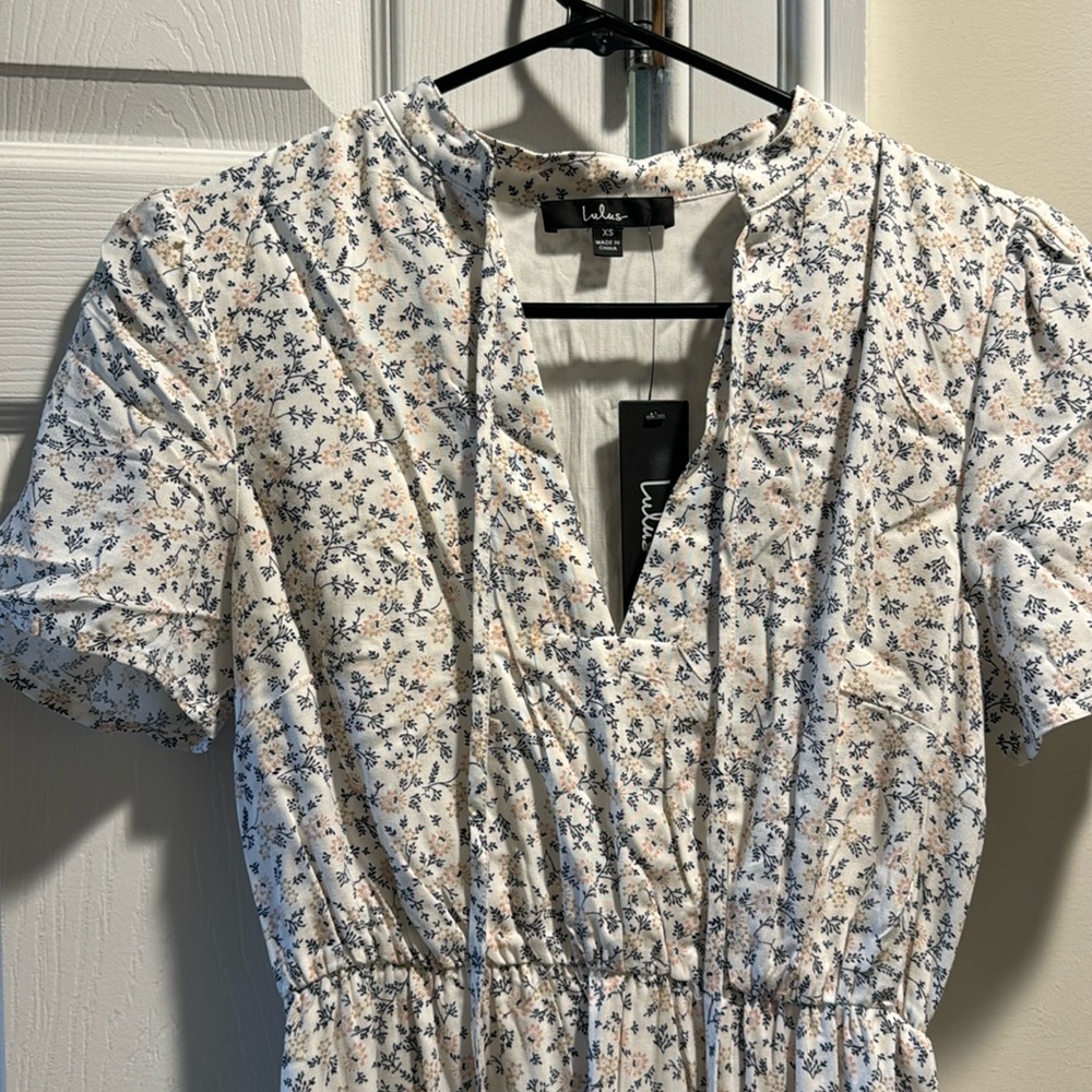 NWT Lulu’s Flourish With Me White Floral Print Tiered Midi Dress - XS